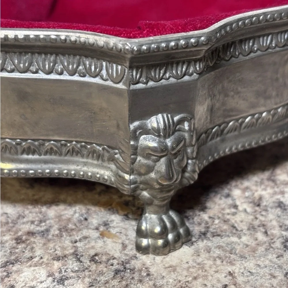 Elegant Silver Jewelry Organizer Box